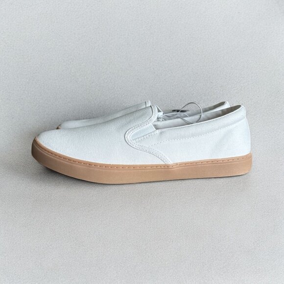 NWT Womens Slip-On Shoes 10 White Cushioned Boat Canvas Casual Sneakers Old Navy - Picture 1 of 8